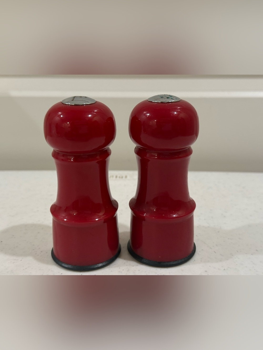 Red Tower Style Salt and Pepper Shakers Set - Picture 6 of 7